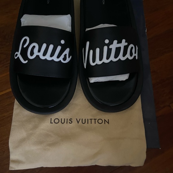 New in box Louis Vuitton Sunbath slippers in black and white size 39 - Picture 3 of 4